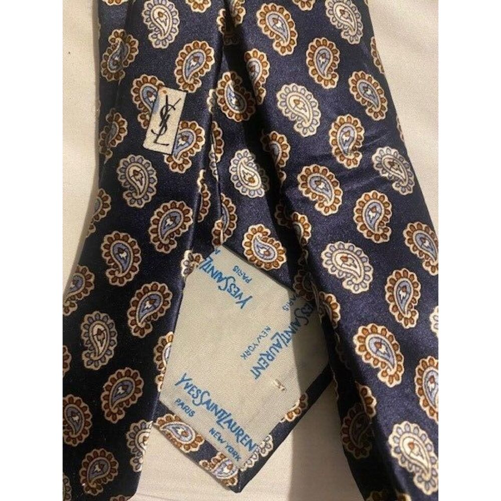 70'S VINTAGE YVES SAINT LAURENT‎ 100% SILK Men's BLUE PAISLEY NeckTie $200 - Picture 4 of 11
